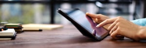 Tablet-Close Pp_Insights-Downloads-Header_AdobeStock_358648672