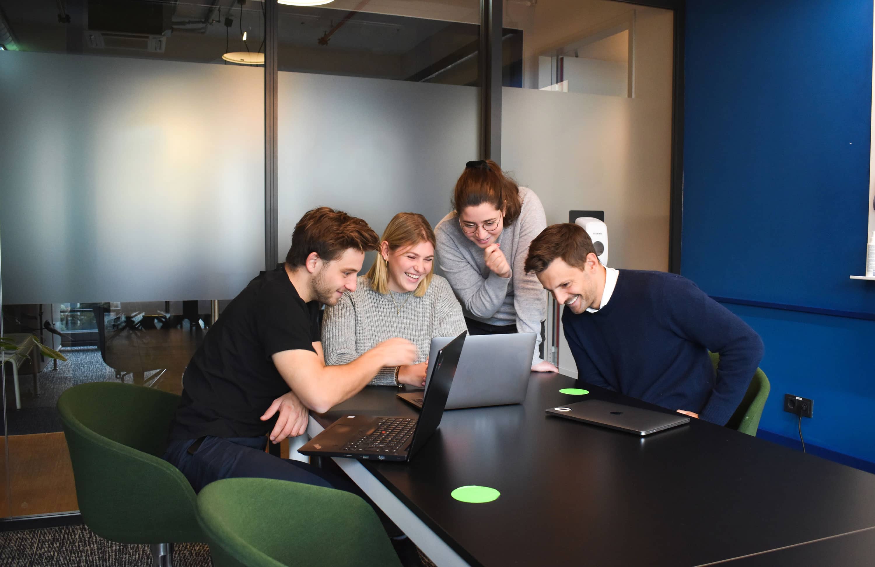 Meeting-Collegues-unsplash